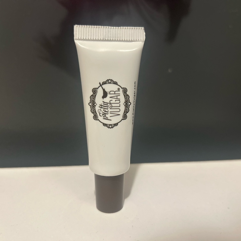 ⭐️ Pretty Vulgar Cool AF Lava Water Foundation | Skinny Dip Light